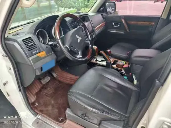 2016 Mitsubishi Pajero 3.0L 174HP V6 5AT,autocango,china used car exporter,china ev exporter,chinese used car exporter,chinese used ev exporter