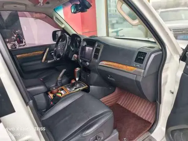 2016 Mitsubishi Pajero 3.0L 174HP V6 5AT,autocango,china used car exporter,china ev exporter,chinese used car exporter,chinese used ev exporter