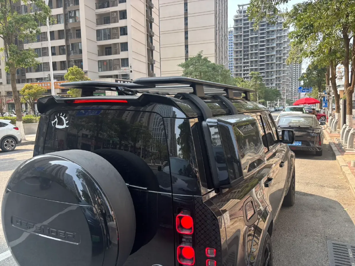 2024 Land Rover Defender 3.0T 400HP L6 8AT,autocango,china used car exporter,china ev exporter,chinese used car exporter,chinese used ev exporter