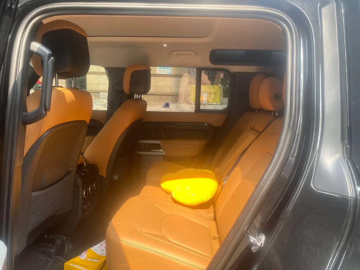 2024 Land Rover Defender 3.0T 400HP L6 8AT,autocango,china used car exporter,china ev exporter,chinese used car exporter,chinese used ev exporter