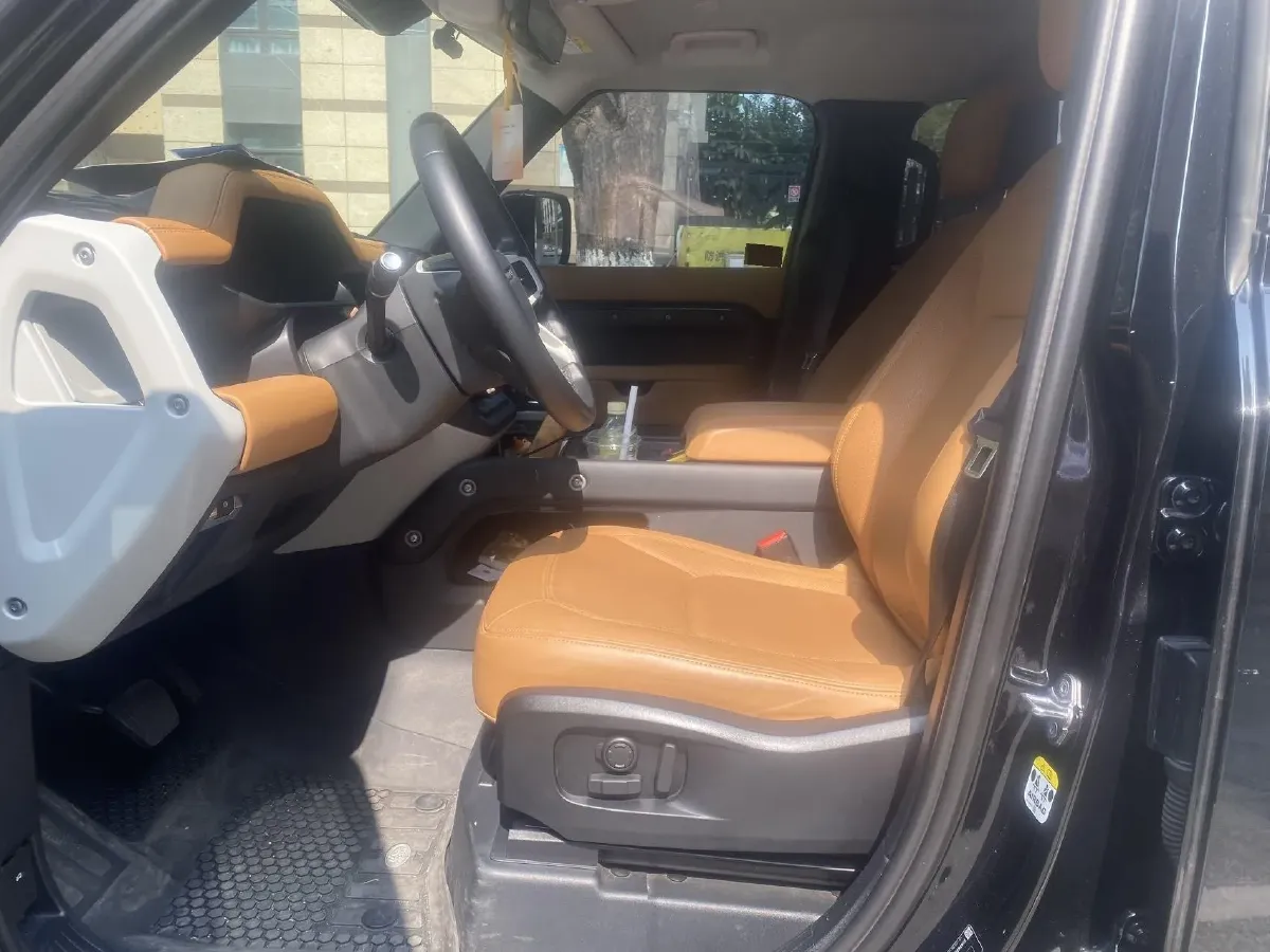 2024 Land Rover Defender 3.0T 400HP L6 8AT,autocango,china used car exporter,china ev exporter,chinese used car exporter,chinese used ev exporter