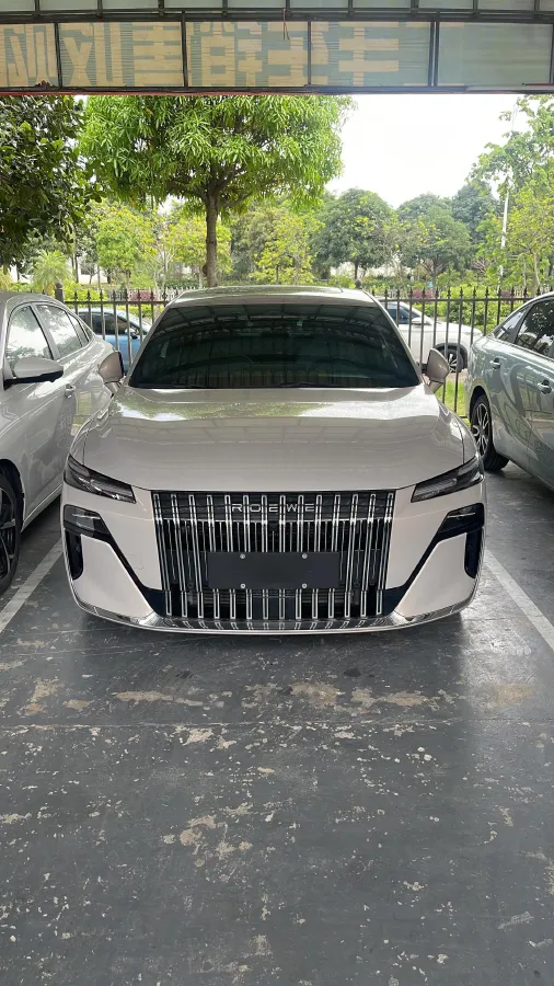 2025 Roewe M7 DMH 1.5L 112HP L4 1DHT PHEV,autocango,china used car exporter,china ev exporter,chinese used car exporter,chinese used ev exporter