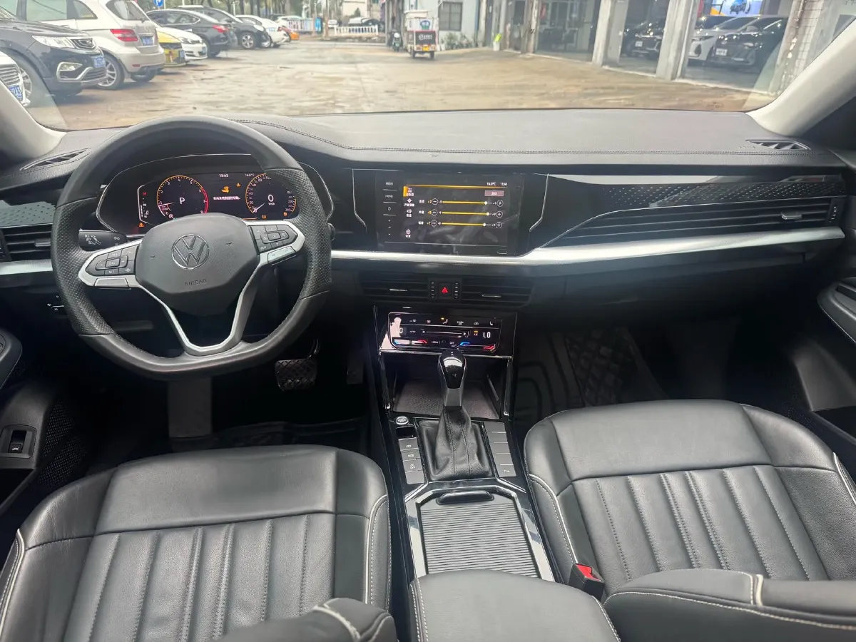 2021 Volkswagen Passat 2.0T 186HP L4 7DCT,autocango,china used car exporter,china ev exporter,chinese used car exporter,chinese used ev exporter