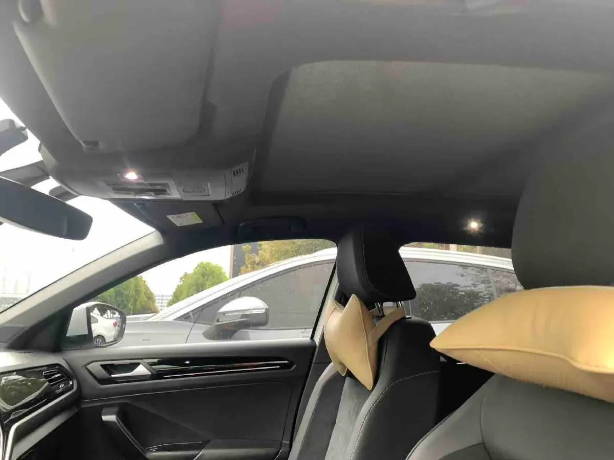 2021 Volkswagen T-Roc 1.4T 150HP L4 7DCT,autocango,china used car exporter,china ev exporter,chinese used car exporter,chinese used ev exporter