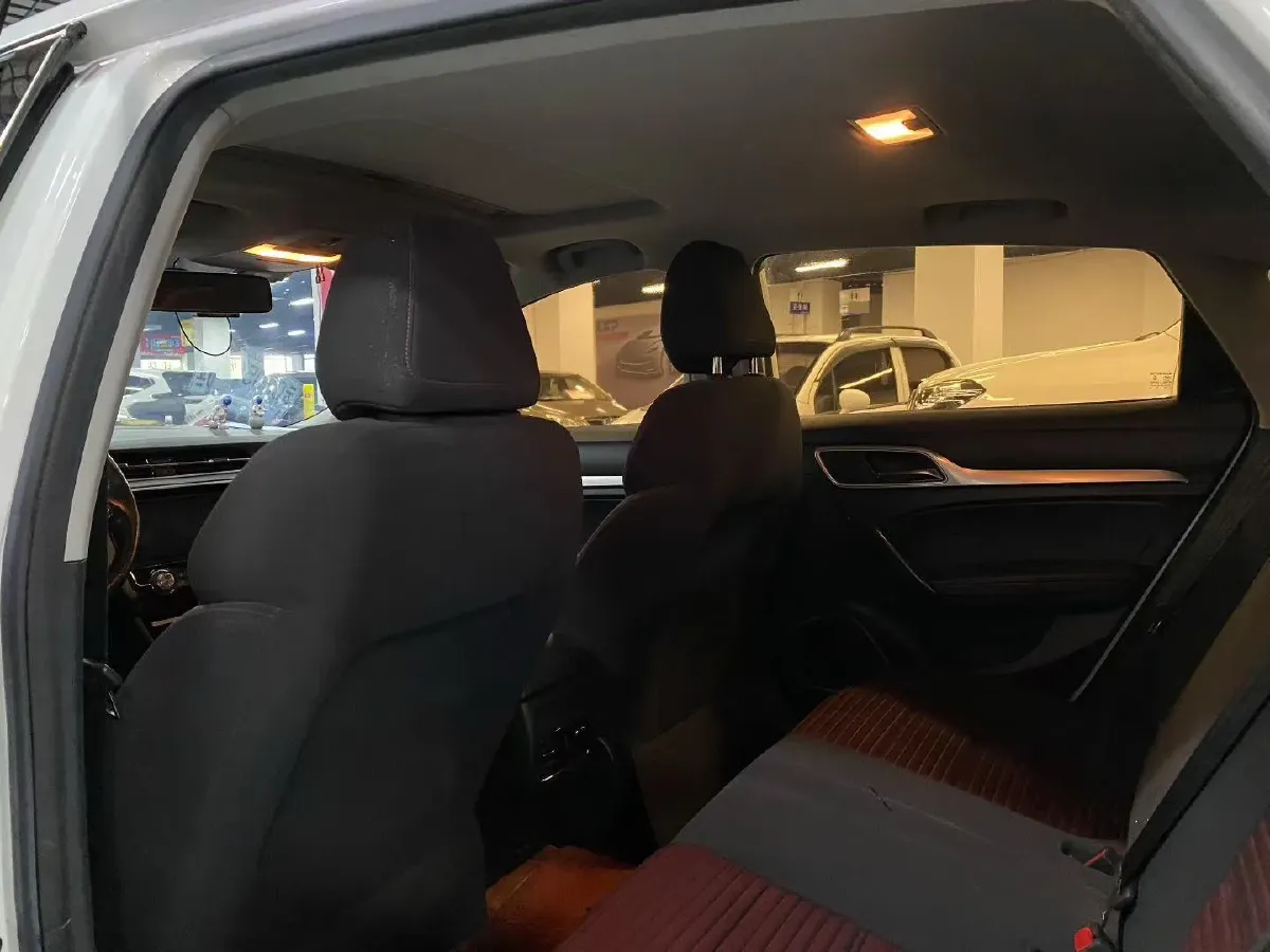 2019 MAXUS D60 1.5T 169HP L4 7DCT,autocango,china used car exporter,china ev exporter,chinese used car exporter,chinese used ev exporter