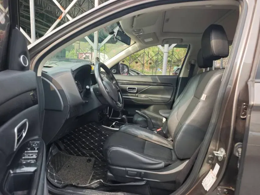 2018 Mitsubishi Outlander 2.0L 166HP L4 CVT,autocango,china used car exporter,china ev exporter,chinese used car exporter,chinese used ev exporter