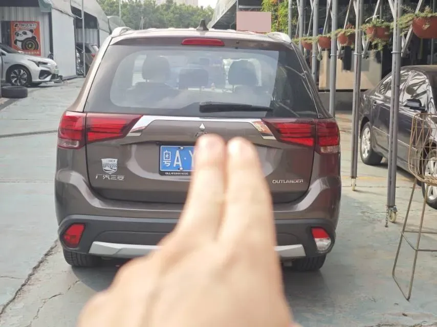 2018 Mitsubishi Outlander 2.0L 166HP L4 CVT,autocango,china used car exporter,china ev exporter,chinese used car exporter,chinese used ev exporter