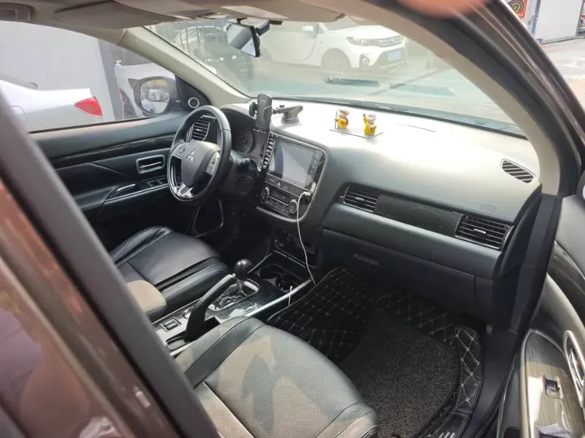 2018 Mitsubishi Outlander 2.0L 166HP L4 CVT,autocango,china used car exporter,china ev exporter,chinese used car exporter,chinese used ev exporter