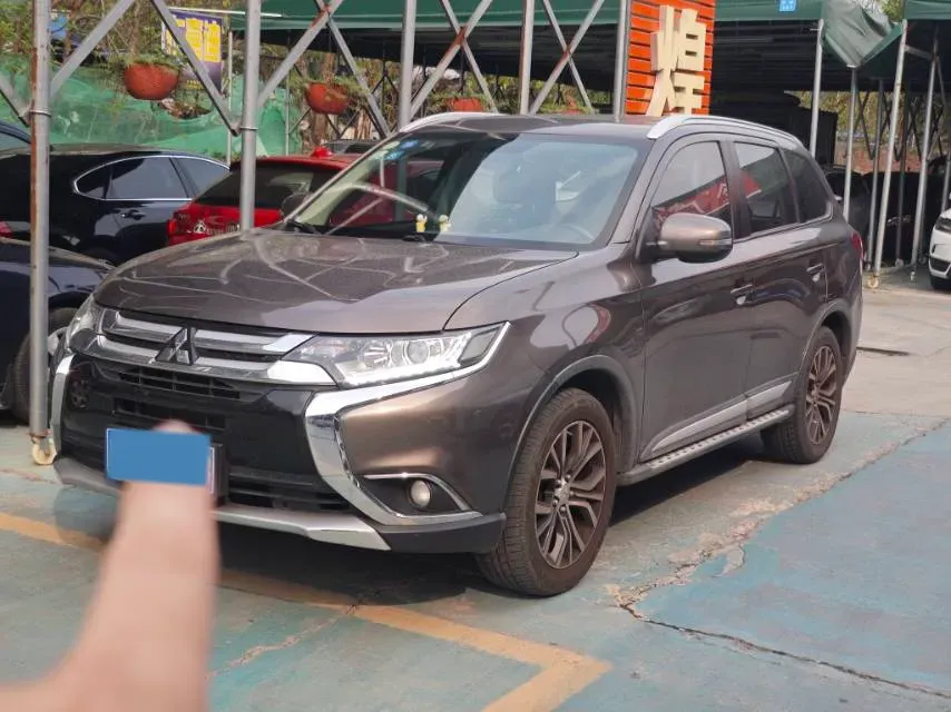 2018 Mitsubishi Outlander 2.0L 166HP L4 CVT,autocango,china used car exporter,china ev exporter,chinese used car exporter,chinese used ev exporter