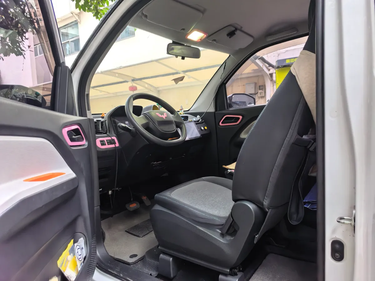 2020 WuLing HongGuang MINI EV BEV 13.8KWH,autocango,china used car exporter,china ev exporter,chinese used car exporter,chinese used ev exporter