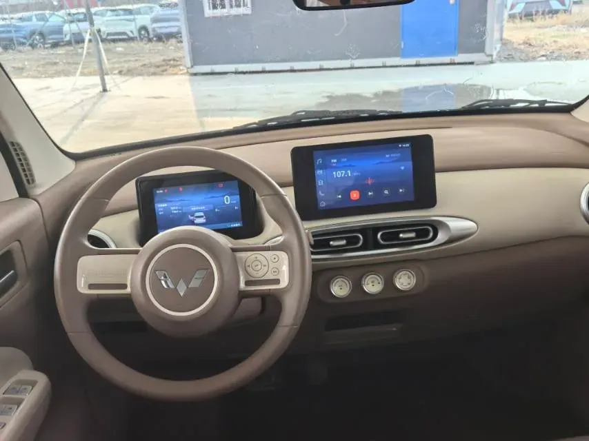 2025 WuLing HongGuang MINI EV BEV 16.2KWH,autocango,china used car exporter,china ev exporter,chinese used car exporter,chinese used ev exporter