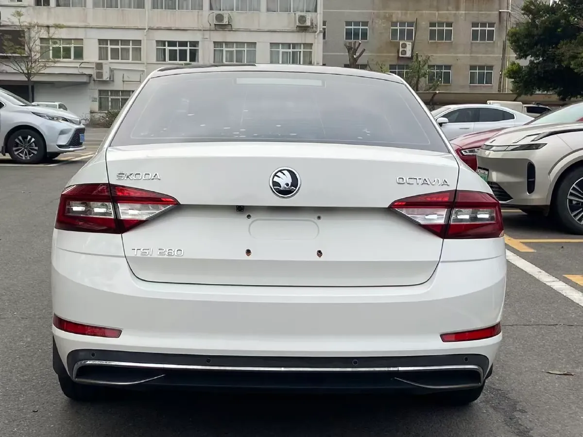 2018 Skoda Octavia 1.2T 116HP L4 7DCT,autocango,china used car exporter,china ev exporter,chinese used car exporter,chinese used ev exporter