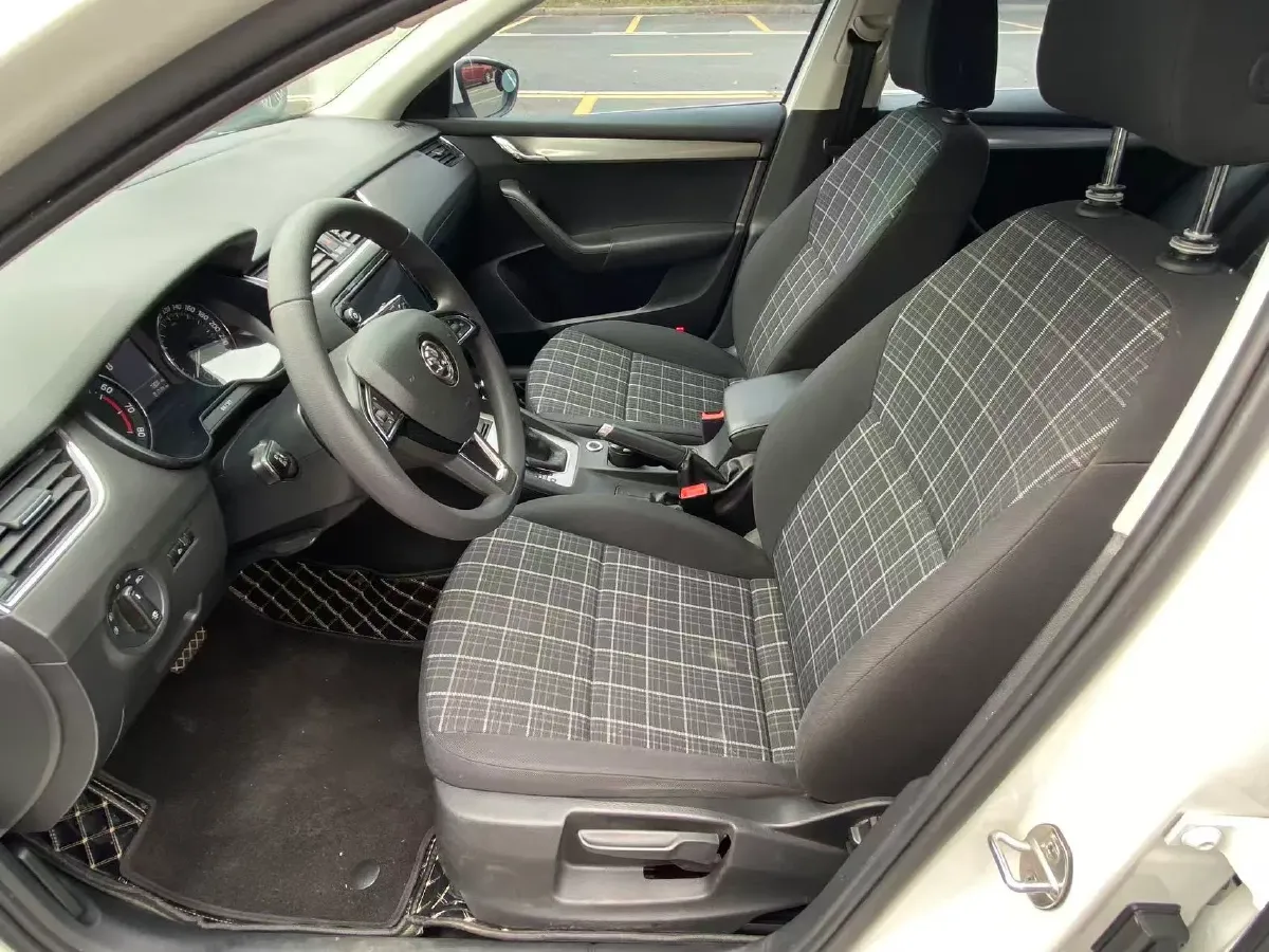 2018 Skoda Octavia 1.2T 116HP L4 7DCT,autocango,china used car exporter,china ev exporter,chinese used car exporter,chinese used ev exporter