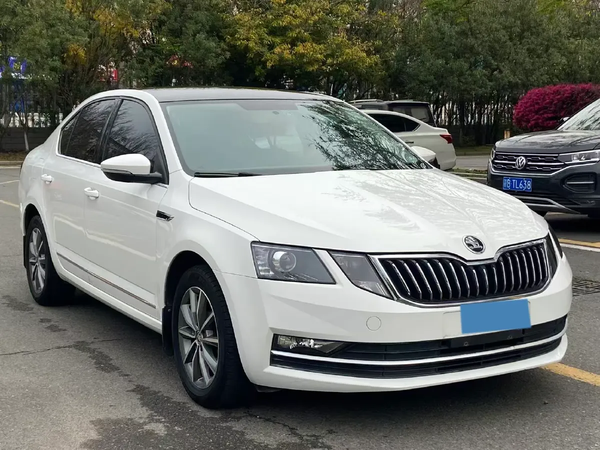 2018 Skoda Octavia 1.2T 116HP L4 7DCT,autocango,china used car exporter,china ev exporter,chinese used car exporter,chinese used ev exporter