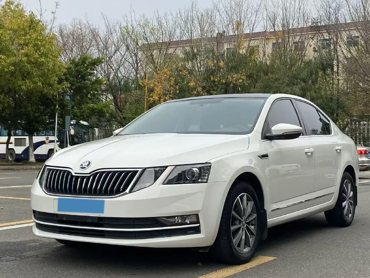 2018 Skoda Octavia 1.2T 116HP L4 7DCT,autocango,china used car exporter,china ev exporter,chinese used car exporter,chinese used ev exporter