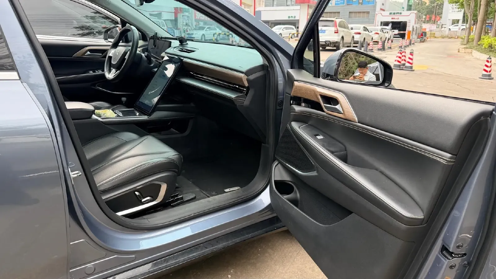 2022 Chevrolet Menlo BEV 61.1KWH,autocango,china used car exporter,china ev exporter,chinese used car exporter,chinese used ev exporter