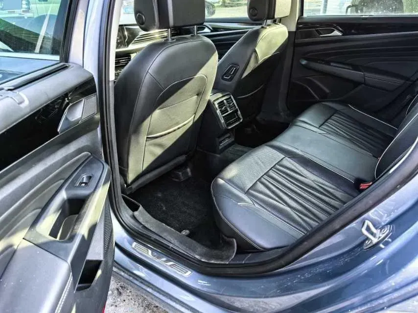 2022 Xpeng P7 BEV 60.2KWH,autocango,china used car exporter,china ev exporter,chinese used car exporter,chinese used ev exporter