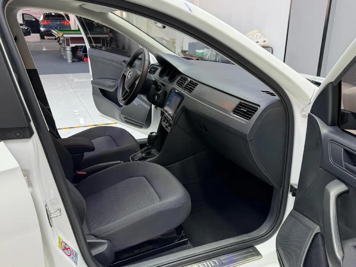 2018 Skoda Rapid Spaceback 1.6L 110HP L4 6AT,autocango,china used car exporter,china ev exporter,chinese used car exporter,chinese used ev exporter