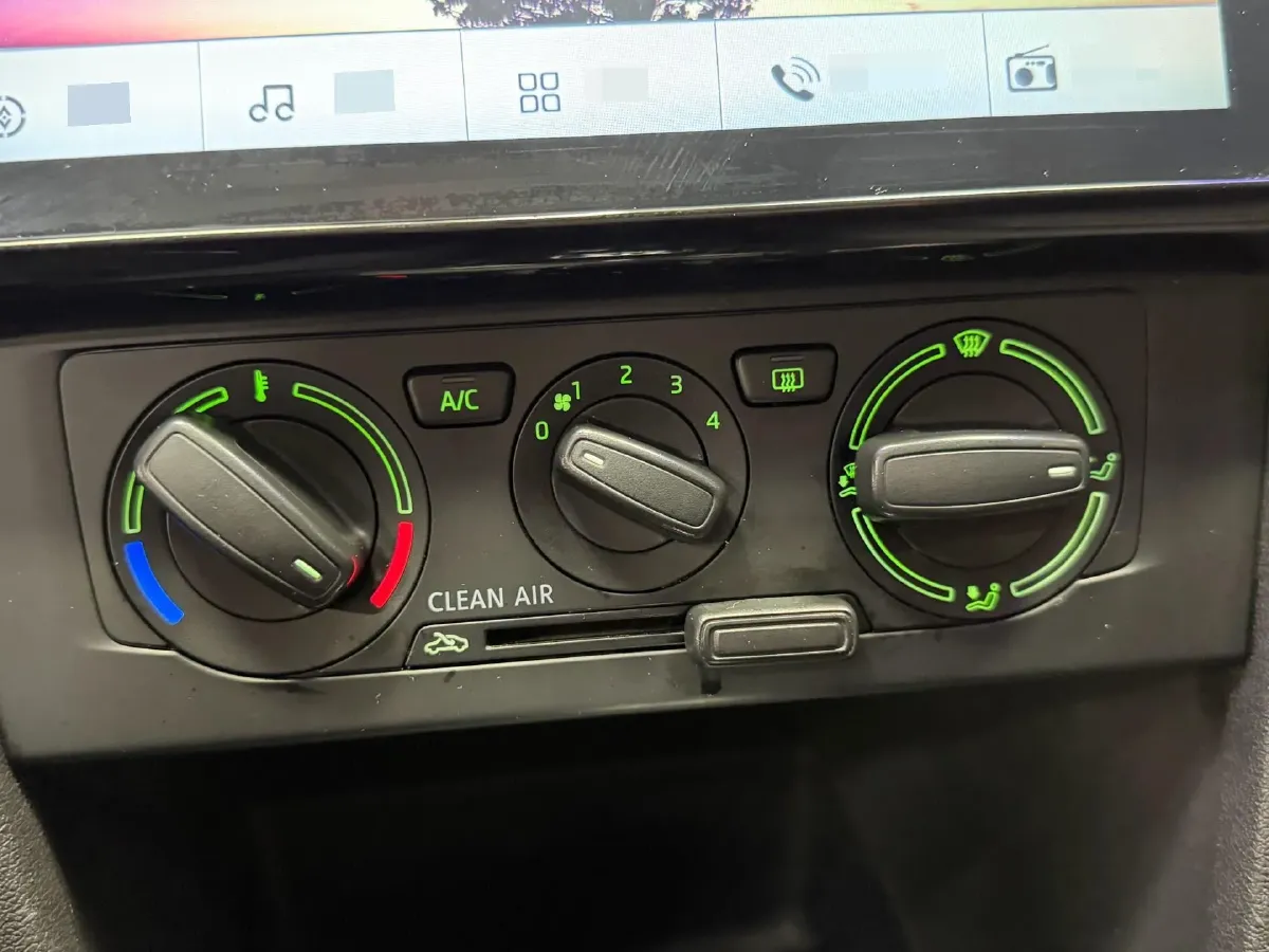 2018 Skoda Rapid Spaceback 1.6L 110HP L4 6AT,autocango,china used car exporter,china ev exporter,chinese used car exporter,chinese used ev exporter