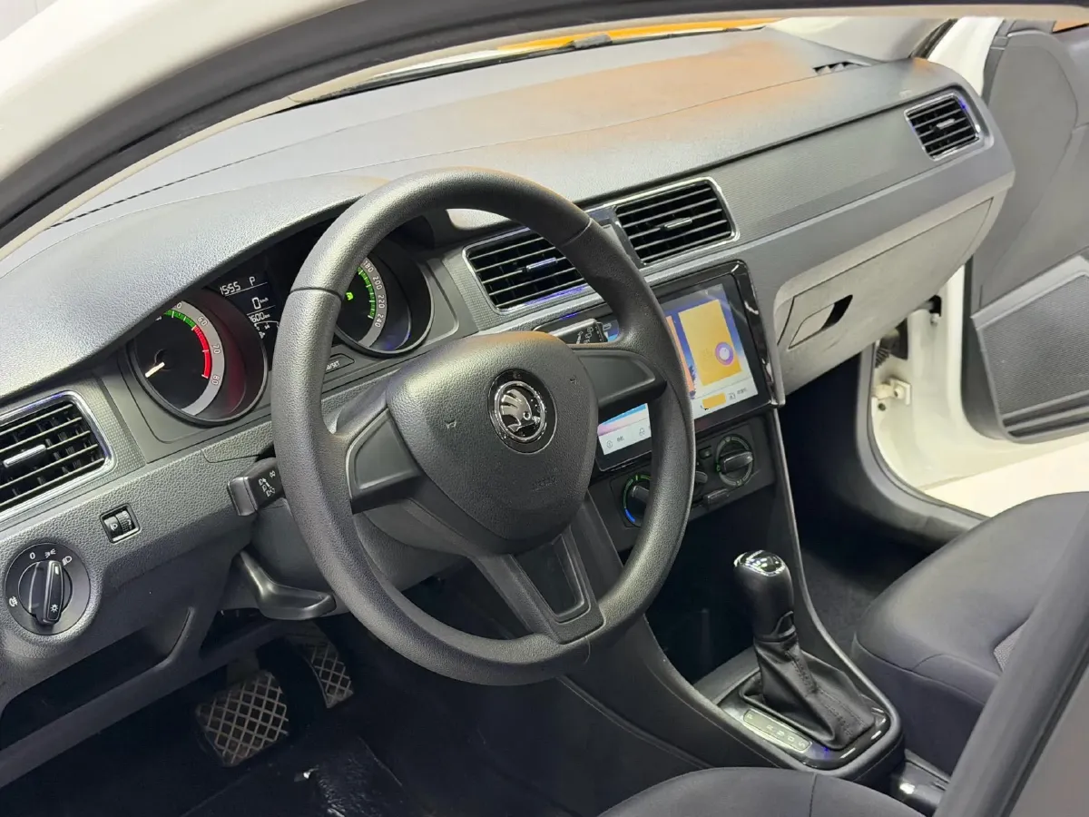 2018 Skoda Rapid Spaceback 1.6L 110HP L4 6AT,autocango,china used car exporter,china ev exporter,chinese used car exporter,chinese used ev exporter