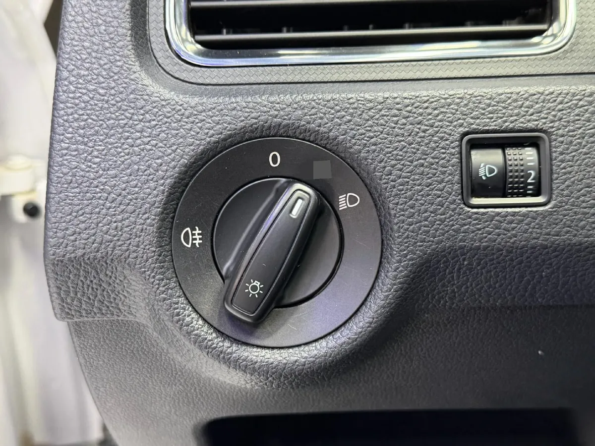 2018 Skoda Rapid Spaceback 1.6L 110HP L4 6AT,autocango,china used car exporter,china ev exporter,chinese used car exporter,chinese used ev exporter