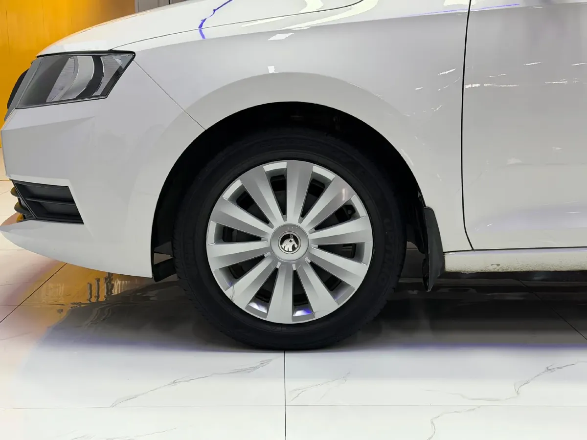 2018 Skoda Rapid Spaceback 1.6L 110HP L4 6AT,autocango,china used car exporter,china ev exporter,chinese used car exporter,chinese used ev exporter