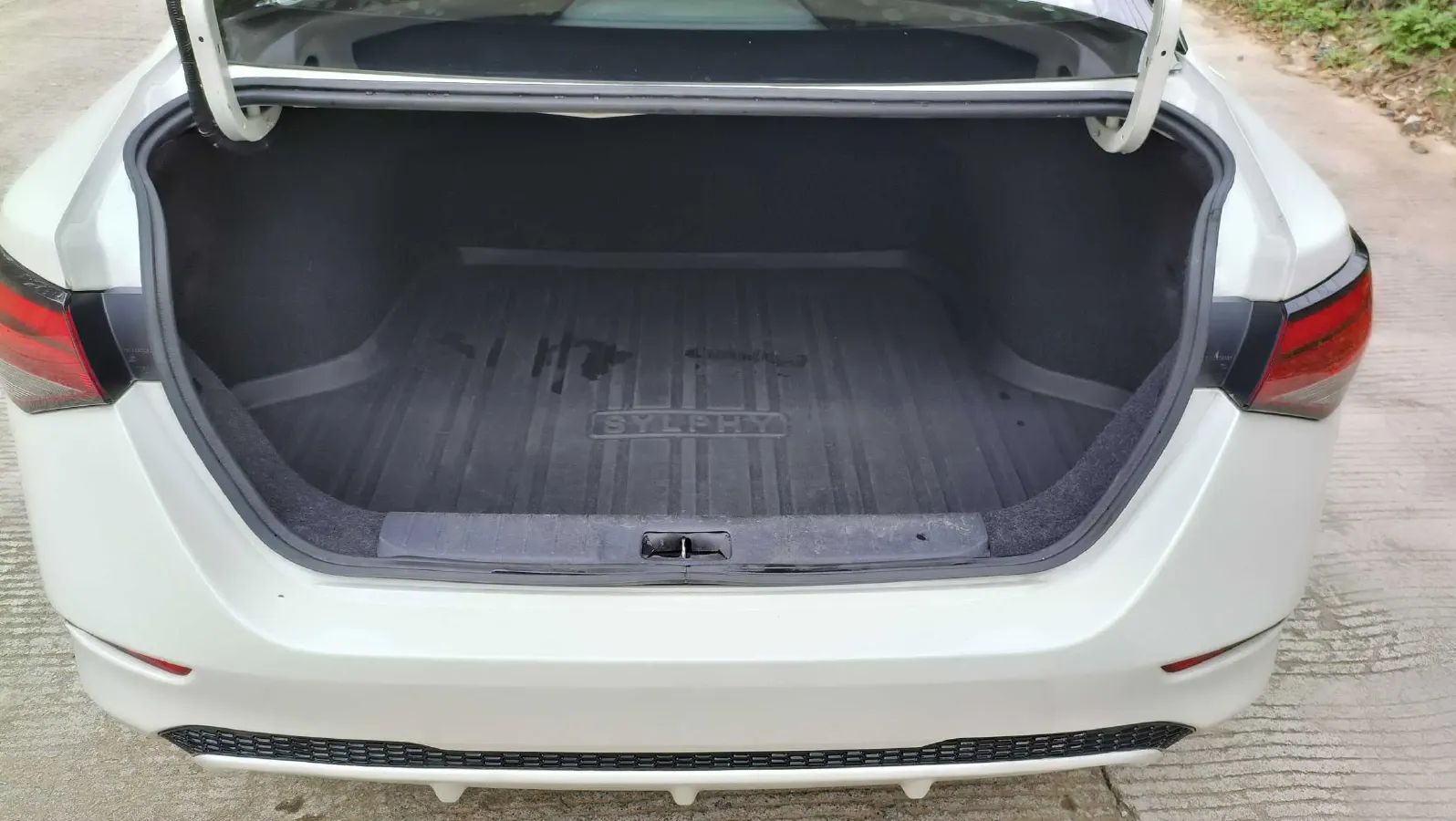 2021 Nissan Sylphy 1.6L 135HP L4 CVT,autocango,china used car exporter,china ev exporter,chinese used car exporter,chinese used ev exporter