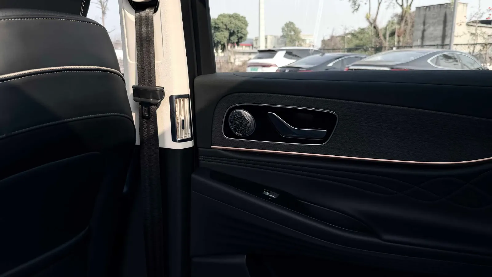 2023 Chery Tiggo 9 2.0T 261HP L4 7DCT,autocango,china used car exporter,china ev exporter,chinese used car exporter,chinese used ev exporter