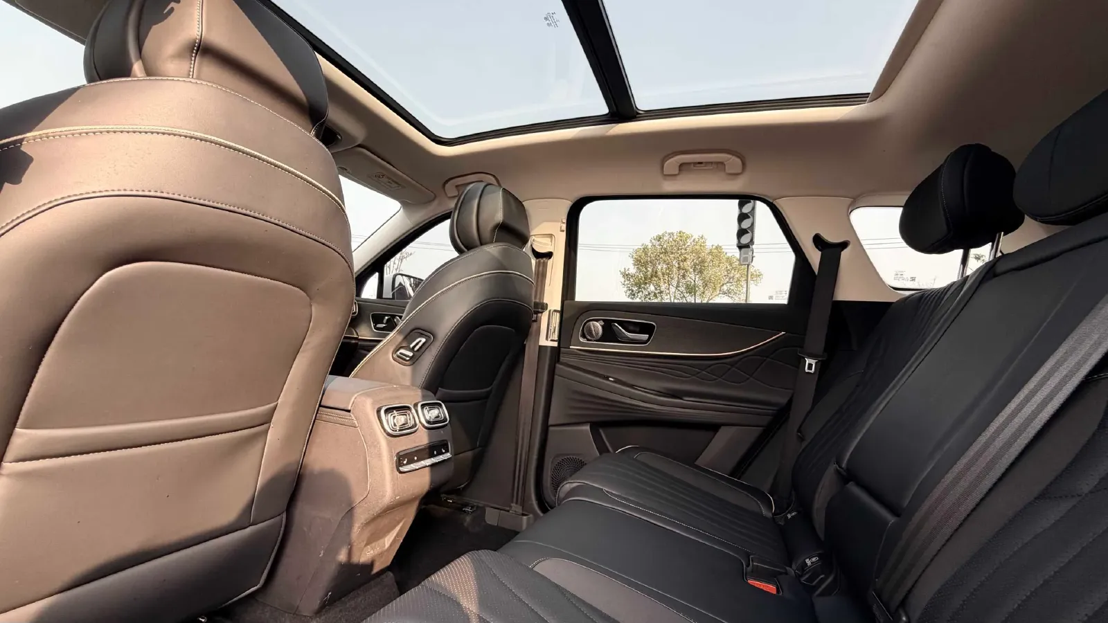 2023 Chery Tiggo 9 2.0T 261HP L4 7DCT,autocango,china used car exporter,china ev exporter,chinese used car exporter,chinese used ev exporter