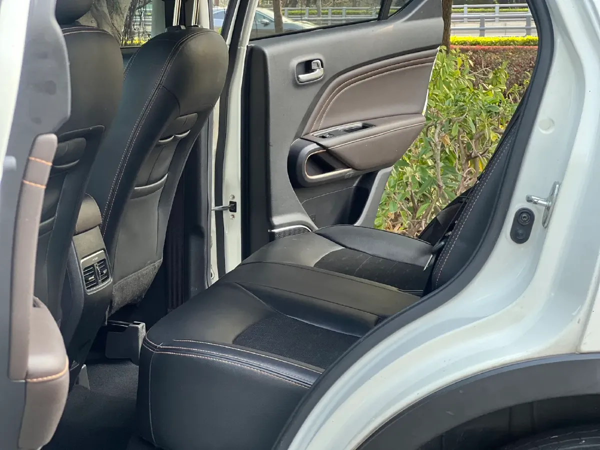 2020 GAC Trumpchi GS3 1.5T 163HP L3 7DCT,autocango,china used car exporter,china ev exporter,chinese used car exporter,chinese used ev exporter