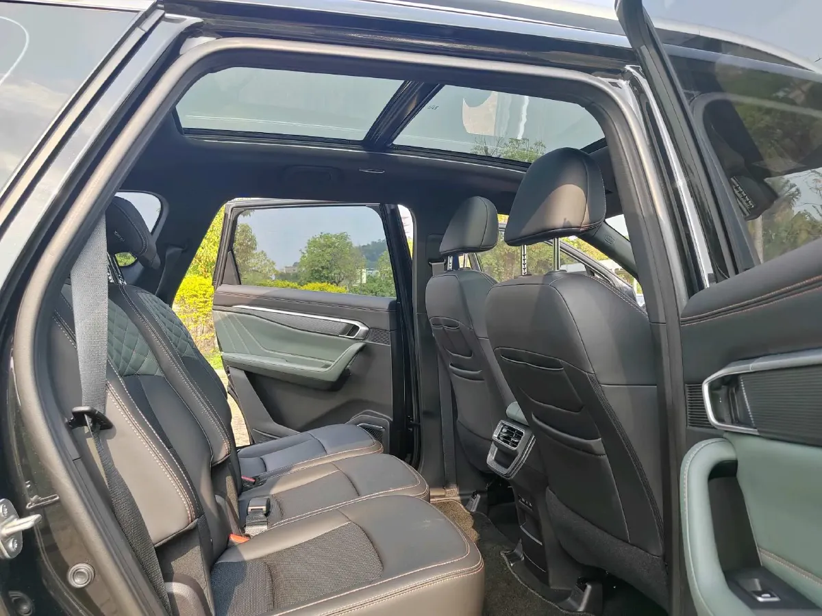 2023 Geely Okavango L 2.0T 218HP L4 7DCT,autocango,china used car exporter,china ev exporter,chinese used car exporter,chinese used ev exporter