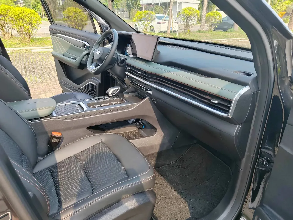 2023 Geely Okavango L 2.0T 218HP L4 7DCT,autocango,china used car exporter,china ev exporter,chinese used car exporter,chinese used ev exporter