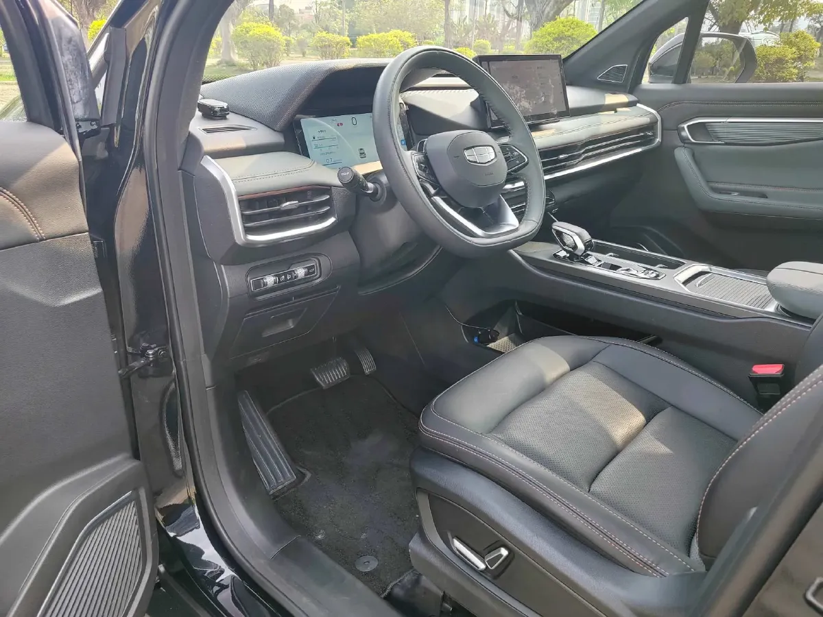 2023 Geely Okavango L 2.0T 218HP L4 7DCT,autocango,china used car exporter,china ev exporter,chinese used car exporter,chinese used ev exporter