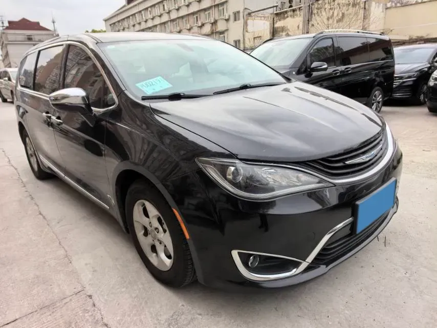 2018 Chrysler Pacifica 3.6L 245HP V6 E-CVT PHEV 16KWH,autocango,china used car exporter,china ev exporter,chinese used car exporter,chinese used ev exporter