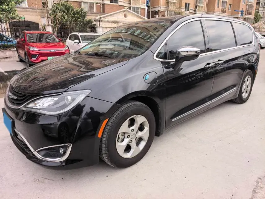2018 Chrysler Pacifica 3.6L 245HP V6 E-CVT PHEV 16KWH,autocango,china used car exporter,china ev exporter,chinese used car exporter,chinese used ev exporter