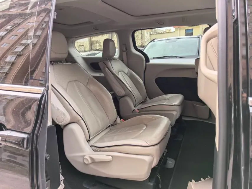 2018 Chrysler Pacifica 3.6L 245HP V6 E-CVT PHEV 16KWH,autocango,china used car exporter,china ev exporter,chinese used car exporter,chinese used ev exporter