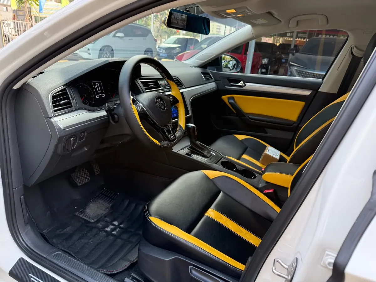 2019 Volkswagen T-Cross 1.4T 150HP L4 7DCT,autocango,china used car exporter,china ev exporter,chinese used car exporter,chinese used ev exporter