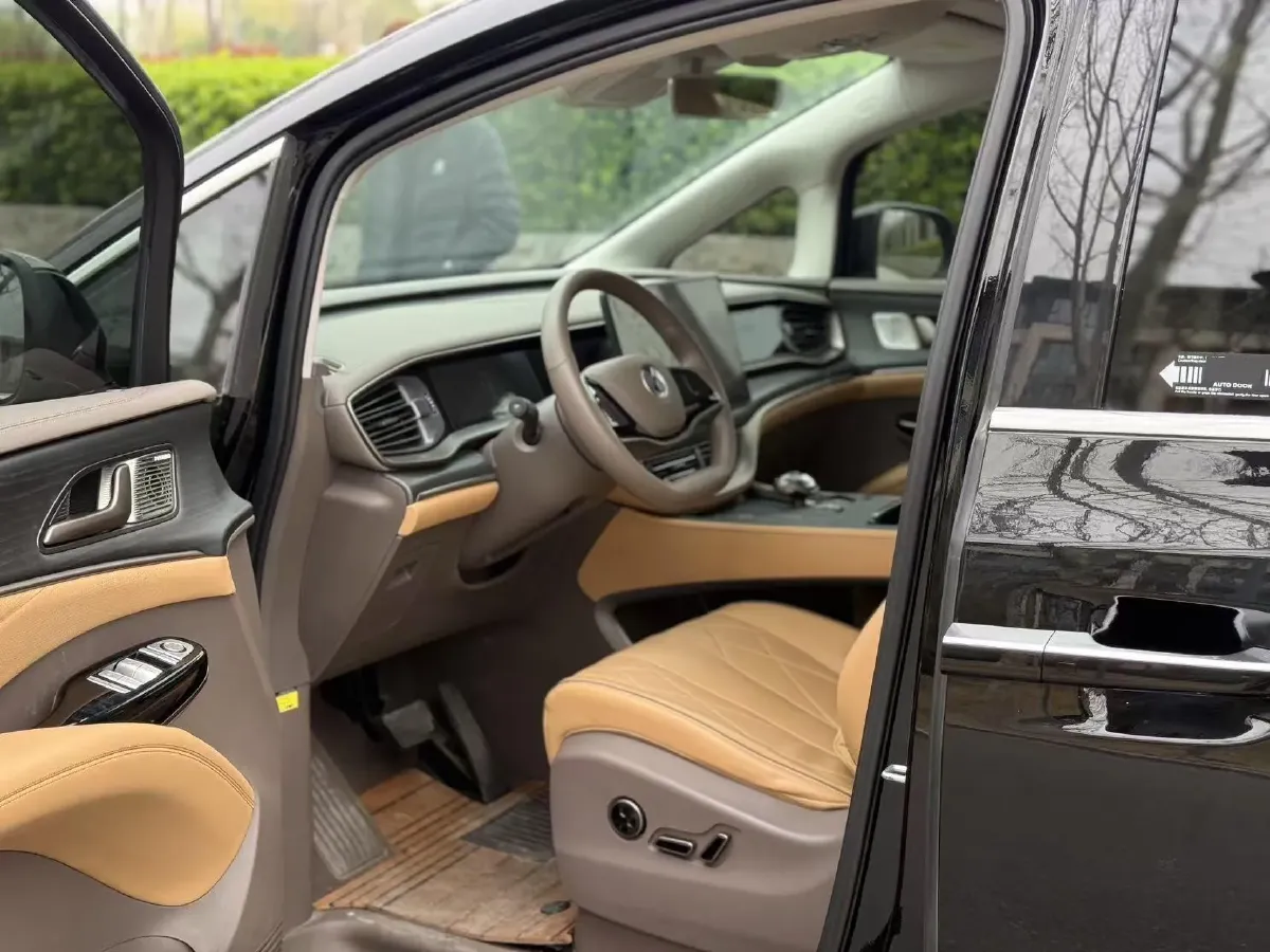 2022 Mercedes-Benz GLC Class 2.0T 197HP L4 9AT,autocango,china used car exporter,china ev exporter,chinese used car exporter,chinese used ev exporter