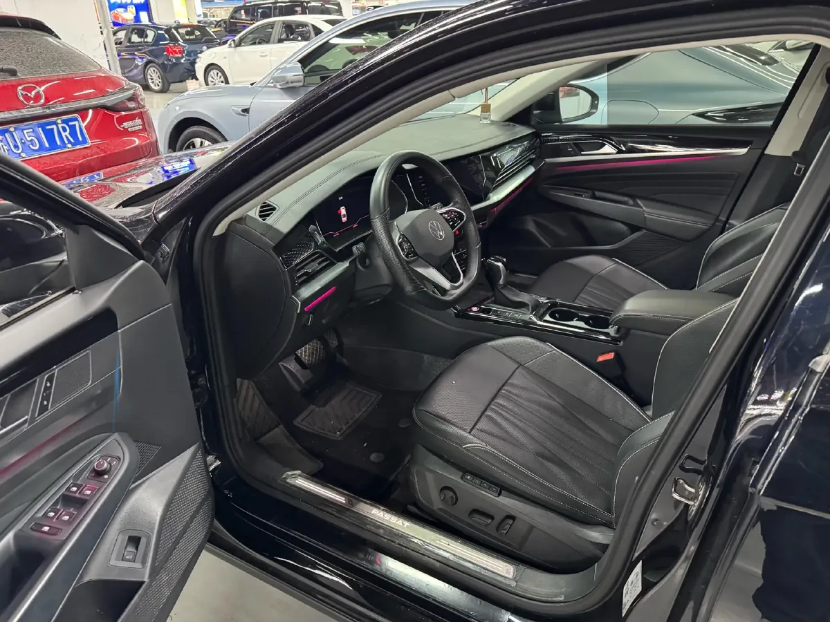 2023 Volkswagen Passat 2.0T 186HP L4 7DCT,autocango,china used car exporter,china ev exporter,chinese used car exporter,chinese used ev exporter