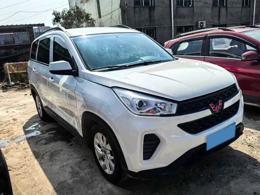 2019 WuLing HongGuang S3 1.5L 99HP L4 6MT,autocango,china used car exporter,china ev exporter,chinese used car exporter,chinese used ev exporter
