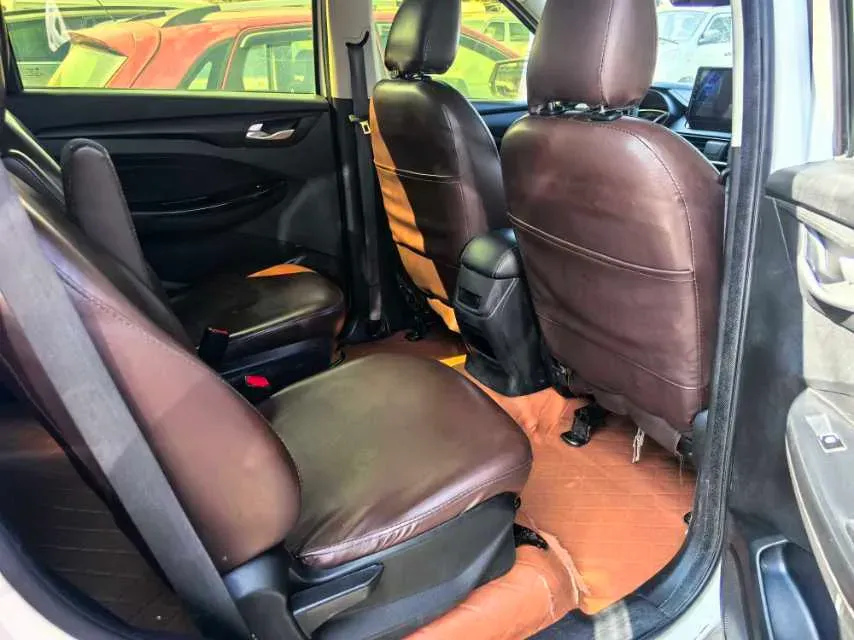 2019 WuLing HongGuang S3 1.5L 99HP L4 6MT,autocango,china used car exporter,china ev exporter,chinese used car exporter,chinese used ev exporter