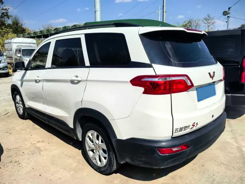 2019 WuLing HongGuang S3 1.5L 99HP L4 6MT,autocango,china used car exporter,china ev exporter,chinese used car exporter,chinese used ev exporter