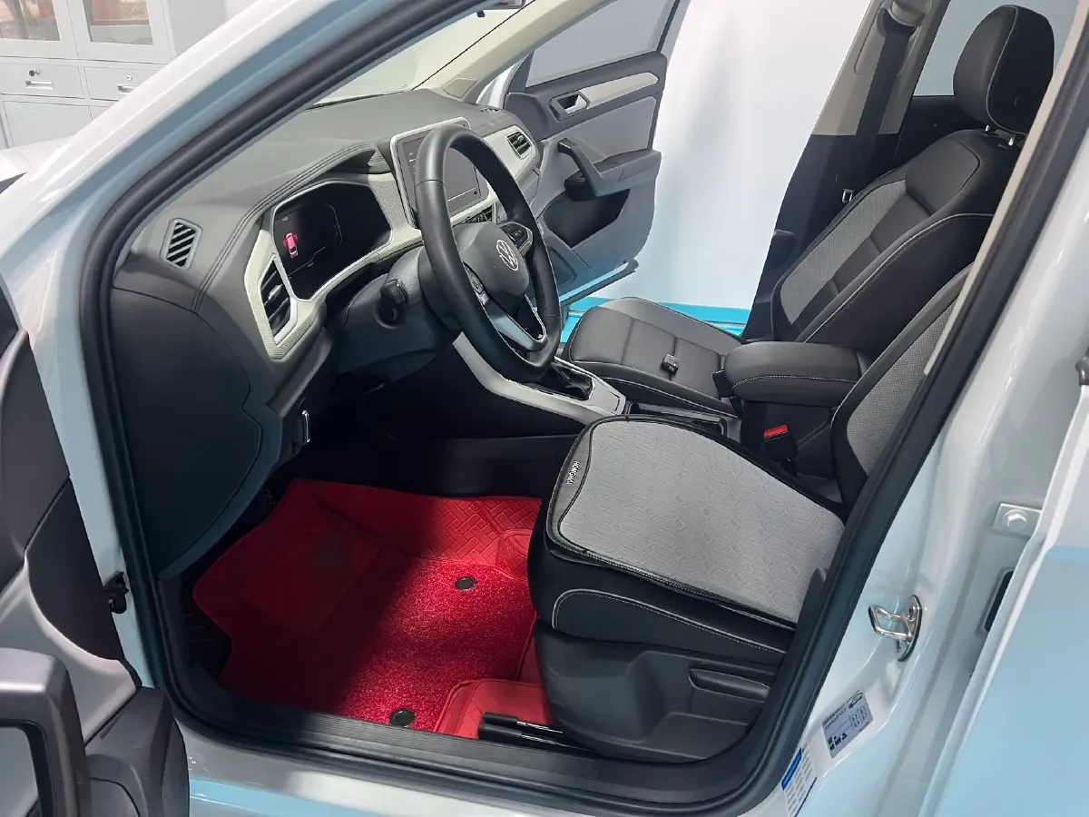 2023 Volkswagen T-Roc 1.4T 150HP L4 7DCT,autocango,china used car exporter,china ev exporter,chinese used car exporter,chinese used ev exporter