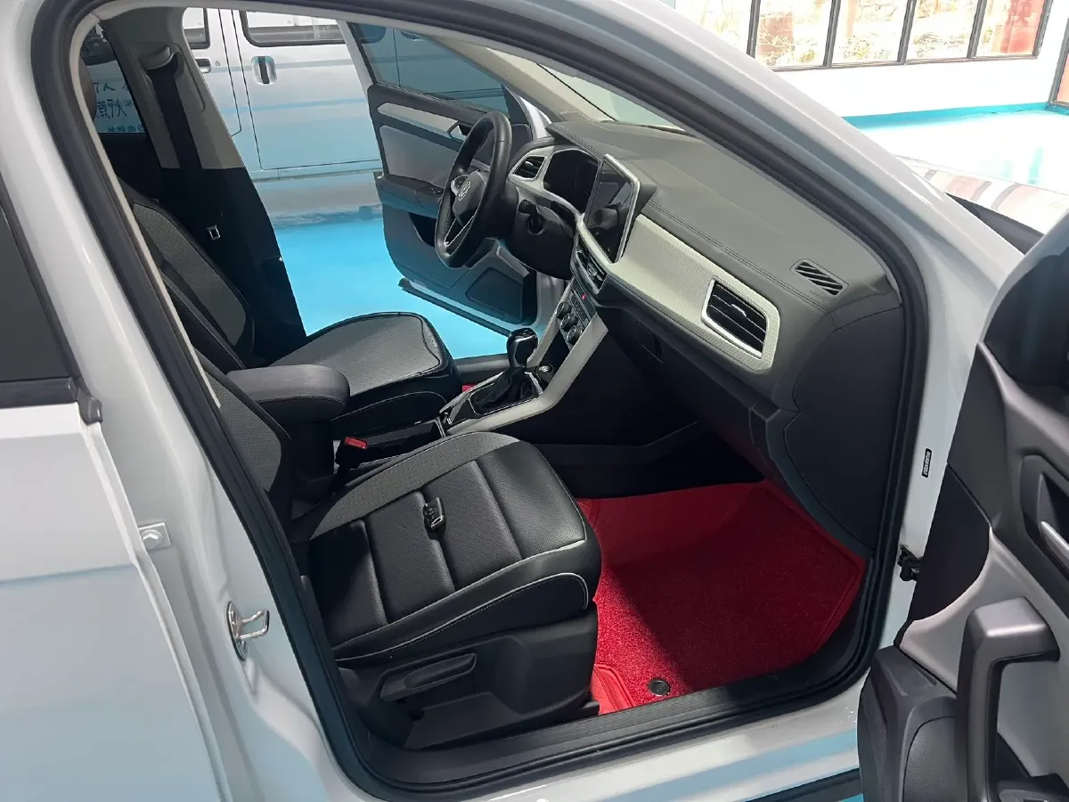 2023 Volkswagen T-Roc 1.4T 150HP L4 7DCT,autocango,china used car exporter,china ev exporter,chinese used car exporter,chinese used ev exporter