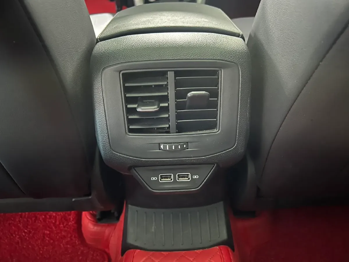 2023 Volkswagen T-Roc 1.4T 150HP L4 7DCT,autocango,china used car exporter,china ev exporter,chinese used car exporter,chinese used ev exporter