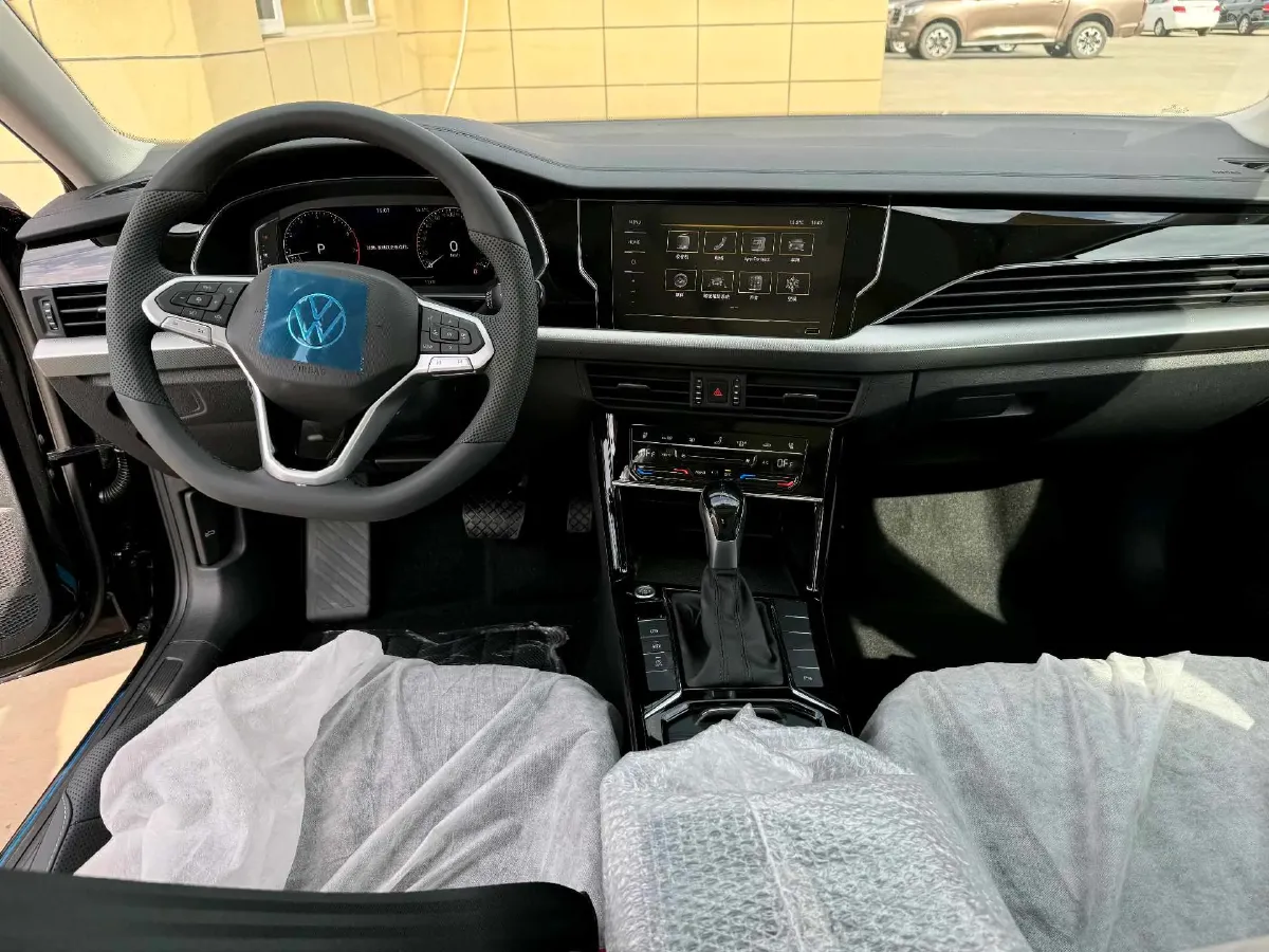 2026 Volkswagen Passat 2.0T 186HP L4 7DCT,autocango,china used car exporter,china ev exporter,chinese used car exporter,chinese used ev exporter