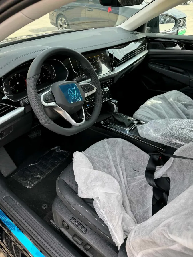 2026 Volkswagen Passat 2.0T 186HP L4 7DCT,autocango,china used car exporter,china ev exporter,chinese used car exporter,chinese used ev exporter