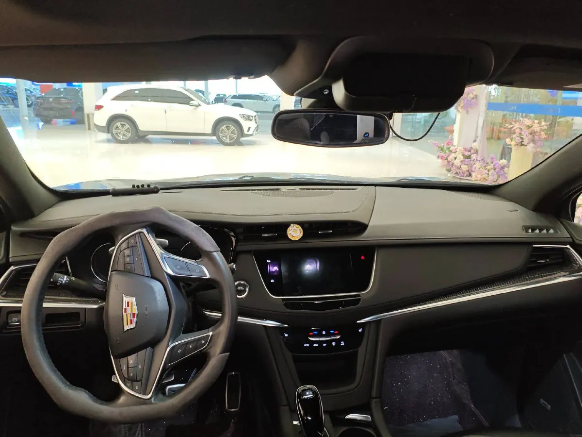 2024 Cadillac XT5 2.0T 237HP L4 9AT,autocango,china used car exporter,china ev exporter,chinese used car exporter,chinese used ev exporter