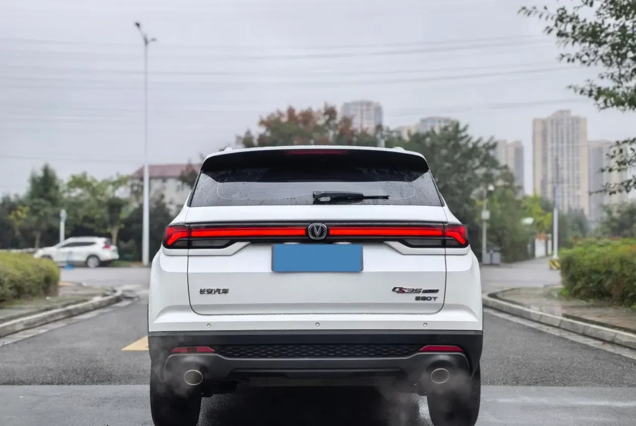 2022 ChangAn CS35 Plus 1.4T 160HP L4 7DCT,autocango,china used car exporter,china ev exporter,chinese used car exporter,chinese used ev exporter