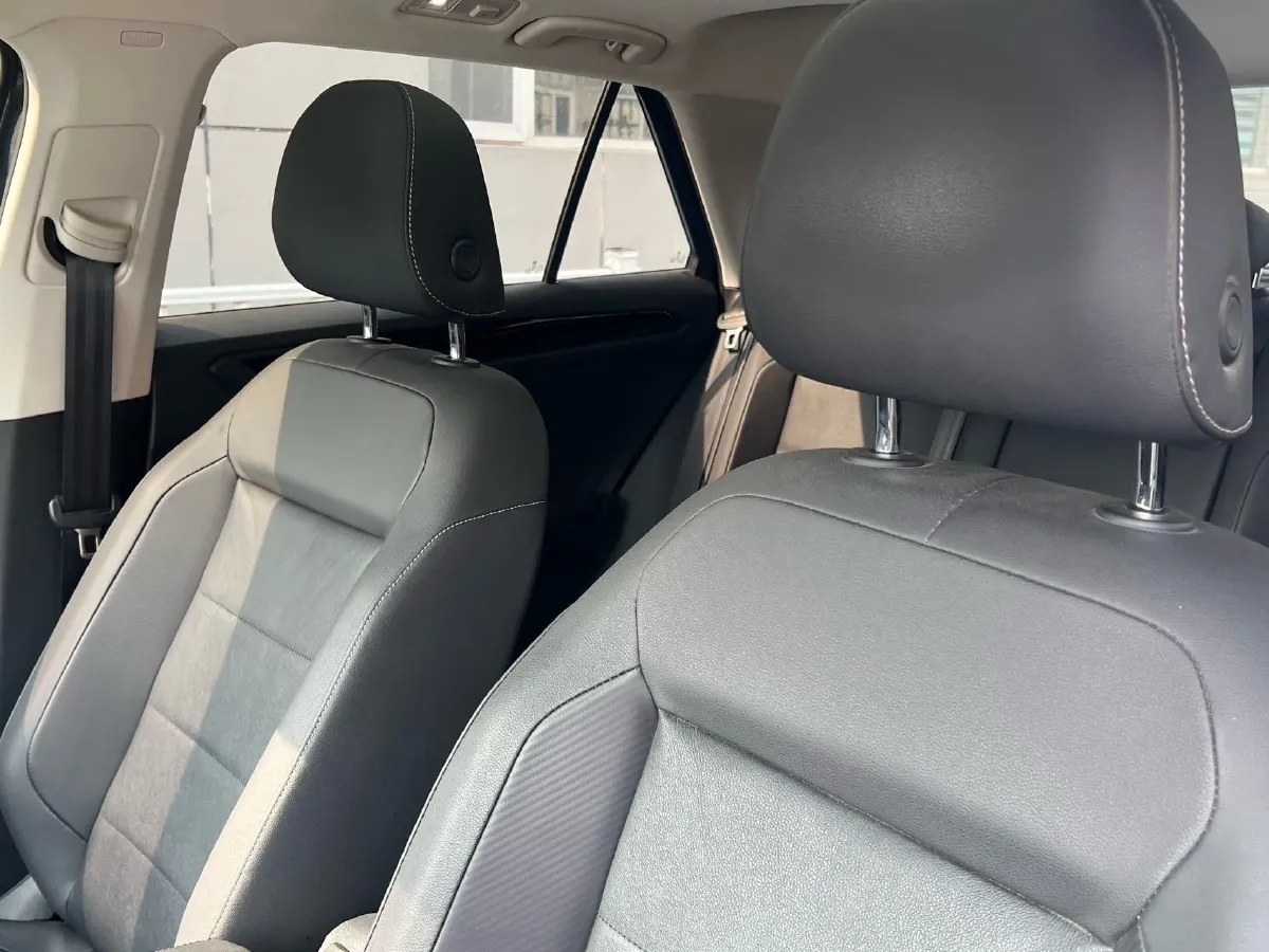 2022 Volkswagen T-Roc 1.4T 150HP L4 7DCT,autocango,china used car exporter,china ev exporter,chinese used car exporter,chinese used ev exporter